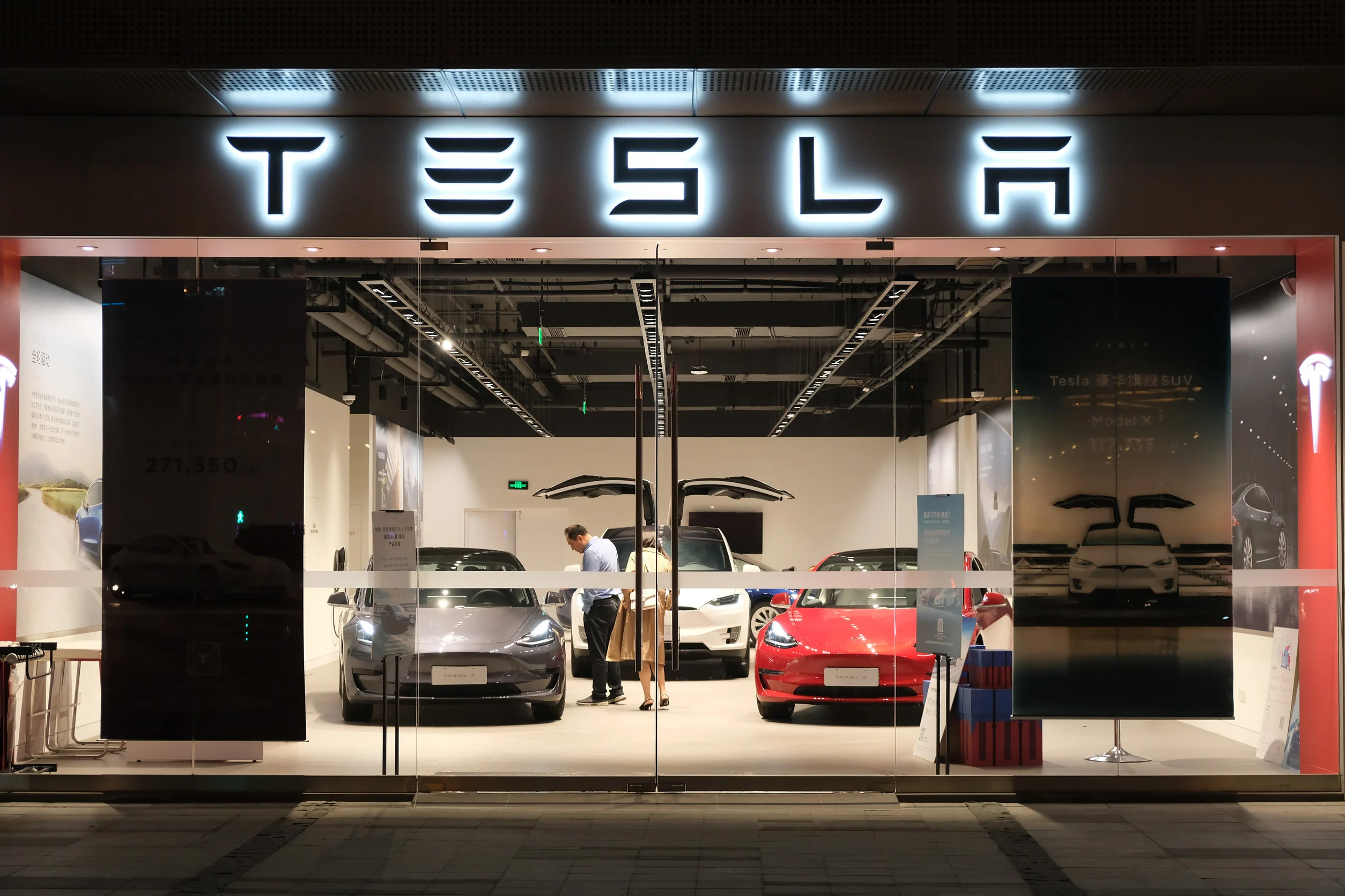 Laba Tesla Anjlok 71%, Jadi yang Terburuk di Tengah Isu Tarif Trump