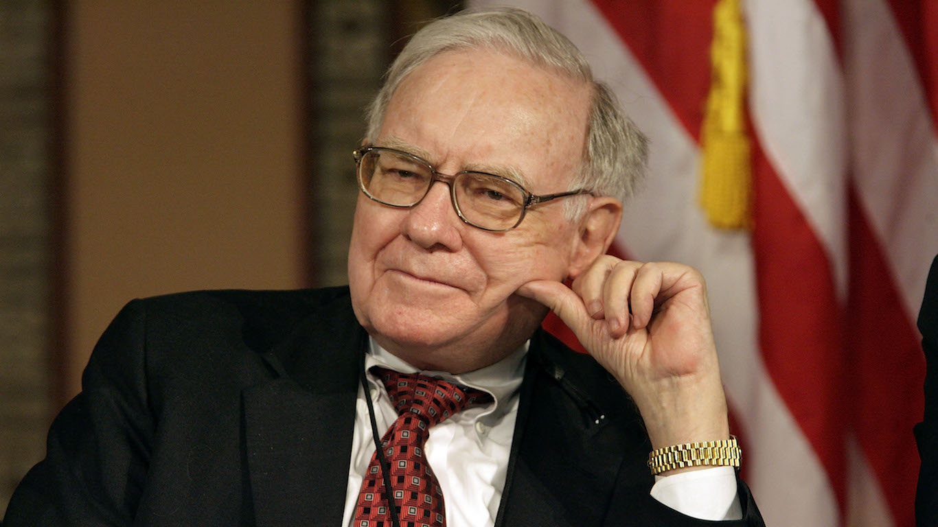 Warren Buffett Akui Akan Beli Saham Jika The Fed Intervensi