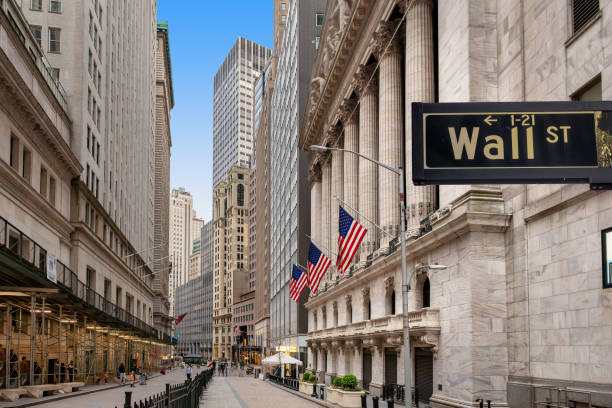 Wall Street Stabil Menjelang Laporan Pendapatan dan Data Ekonomi Penting