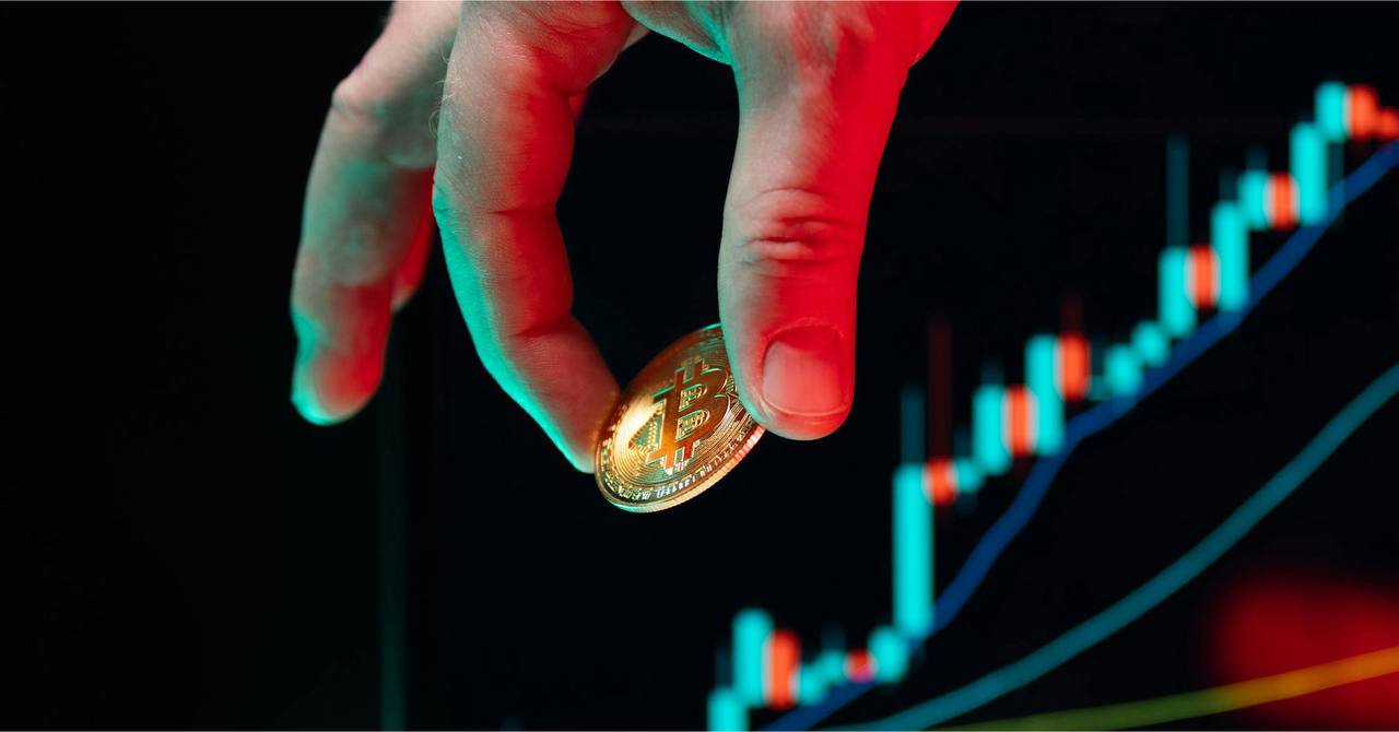 Aksi Ambil Untung Bitcoin Tembus US$1 Miliar - Sinyal Puncak Pasar?