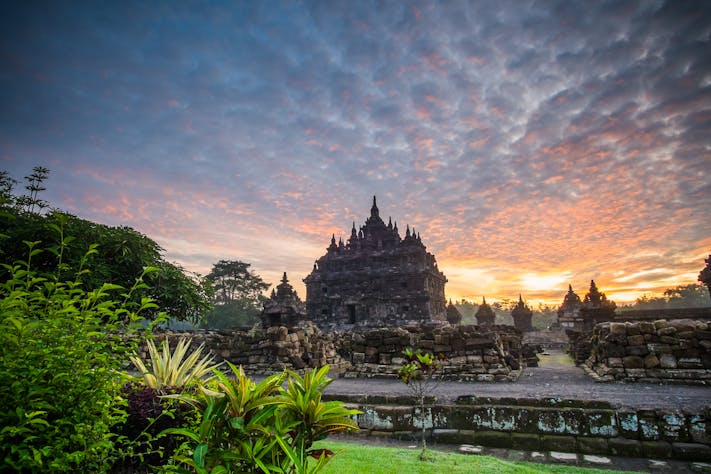 Rupiah Melemah, Wisatawan Malaysia Serbu Liburan ke Indonesia